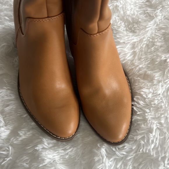 New! Women’s wide calf heeled boots - Picture 6 of 8